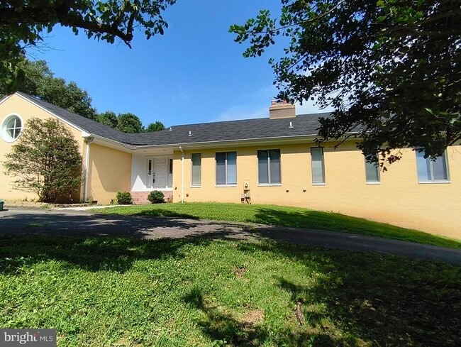 Building Photo - 901 Walker Rd Rental