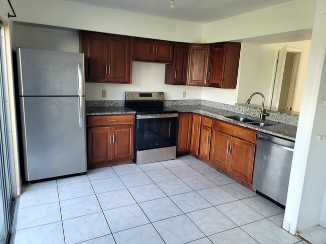 Photo - 3213 Windover Ave