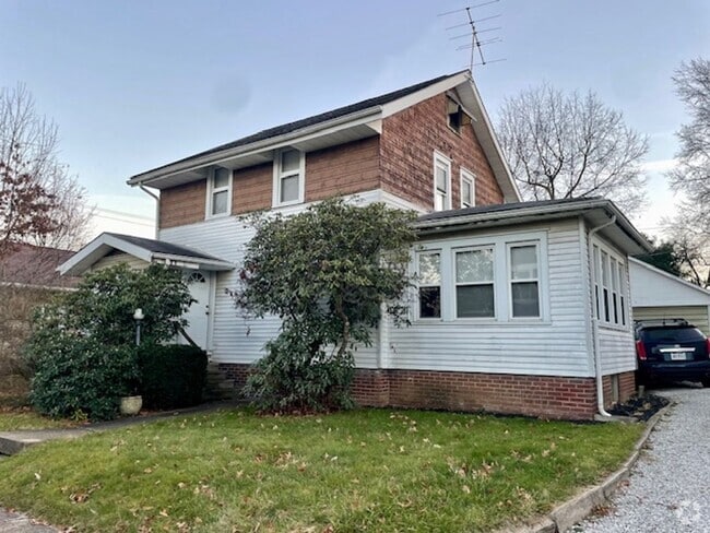 Building Photo - IDEAL 3 Bedroom Home!