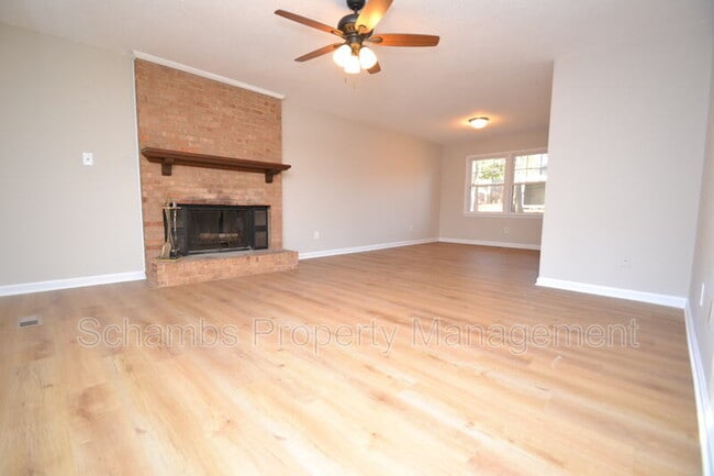 Photo - 110 Coorsdale Dr