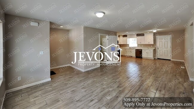 Photo - 1912 W Mead Ave