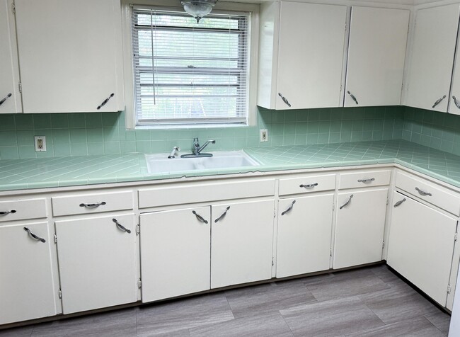 Photo - 1203 Batts St