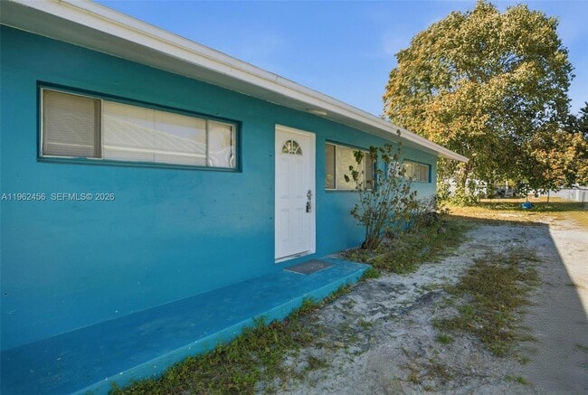 Building Photo - 907 N 20th St Unit B