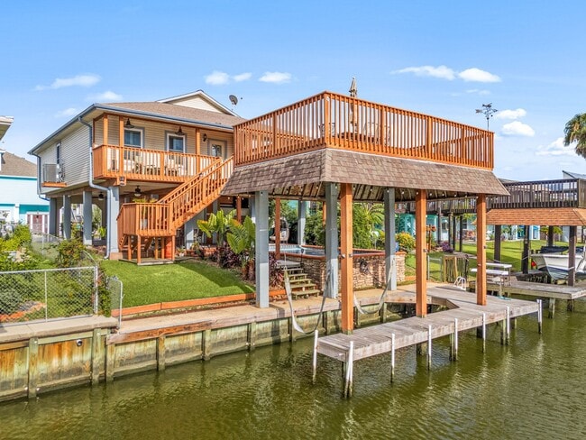 Photo - 5 S Sandpiper