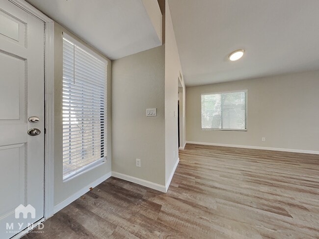 Photo - 4816 W Sierra Vista Dr
