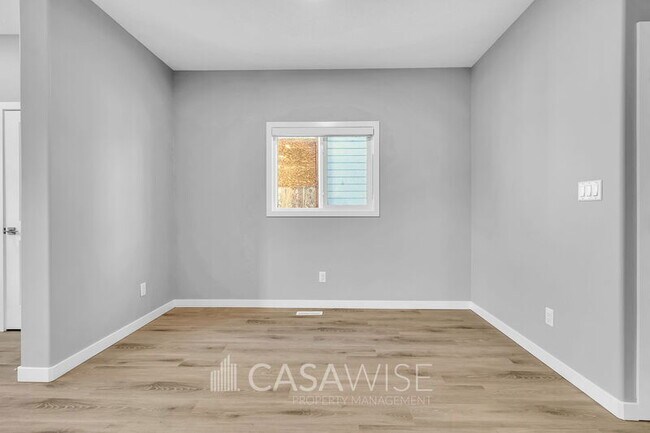 Photo - 10248-10157 157 St NW