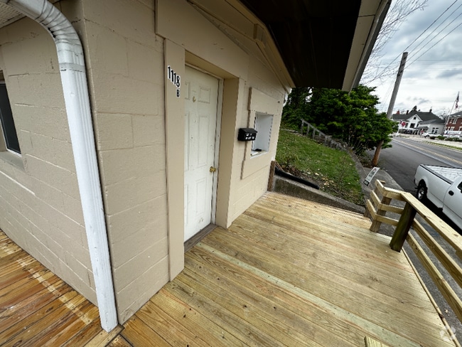 Building Photo - 1118 17th St Unit B Rental