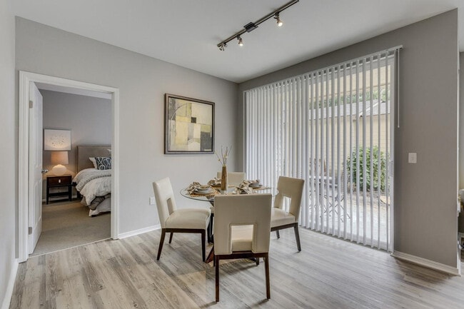 Photo - 15023 SW Millikan Way Unidad ID1280592P