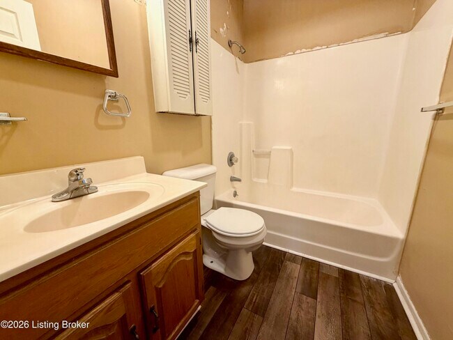 Photo - 2015 E Oak St Unit 2