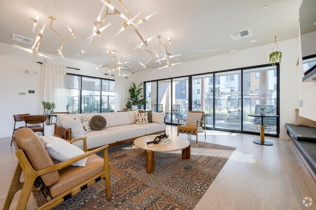 Resident Lounge - Harwood