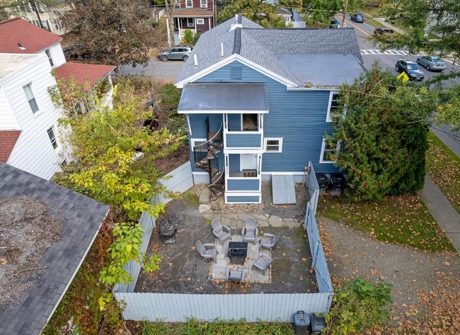 Photo - 136 Fayette St Unidad B