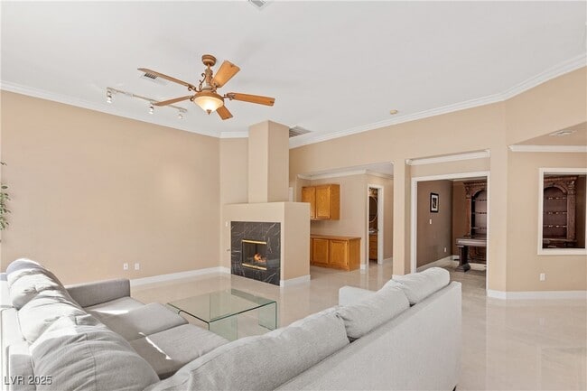 Photo - 2555 Sundew Ave