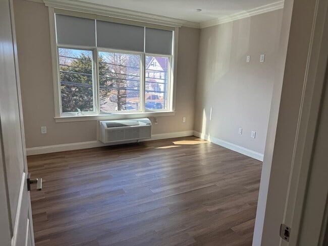 Photo - 580 North Ave