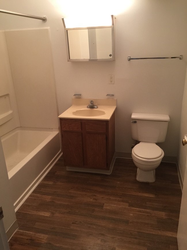 Photo - Briarwick Apartments