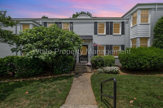 Building Photo - 564 Wakefield Dr Unit B