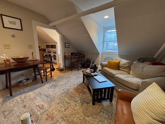 Building Photo - 91 Charles St Unit 4