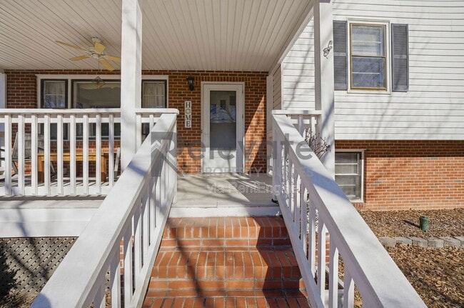 Photo - 9002 Michaux Ln