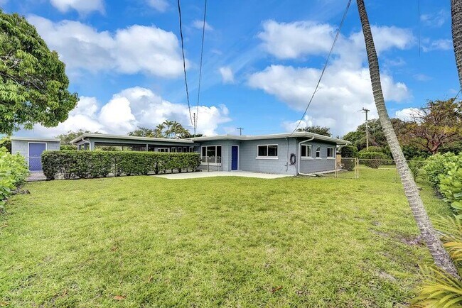 Photo - 208 NW 1st St