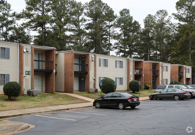 Photo - Tall Pines Apartments