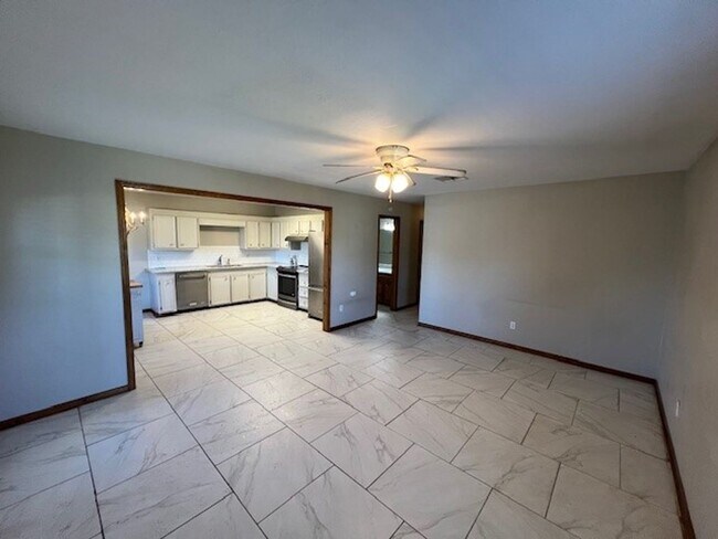 Photo - Spacious 3B/2B Duplex in South Lake Charles