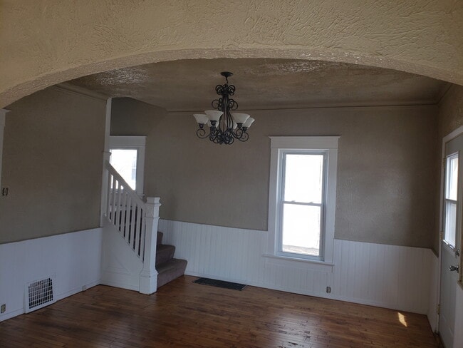 Photo - 204 N Macy St