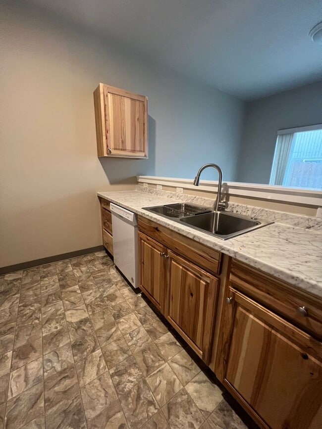 Photo - 2 Bed/2.5 Bath Unit Convenient to Old Mill... Unidad 2