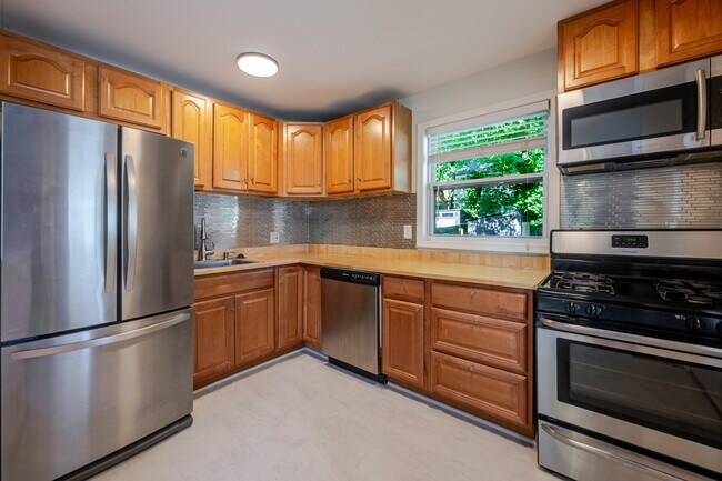 Photo - 6208 8th St NW