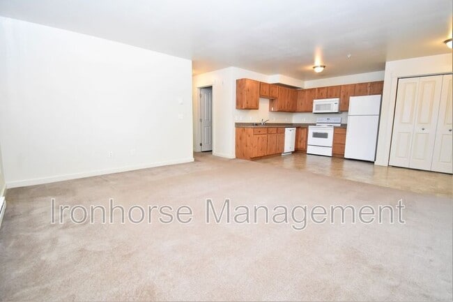 Photo - 807 W Villard St Unidad #13