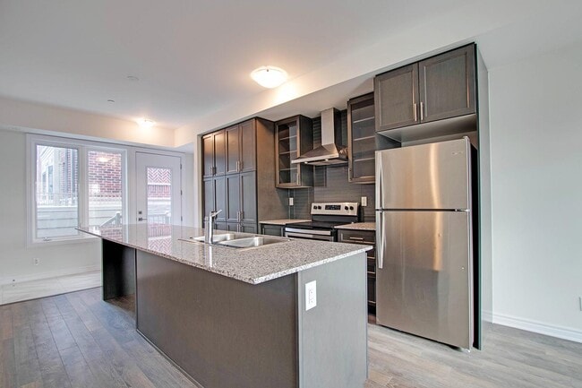 Building Photo - 12-3580 lakeshore blvd Etobicoke Ontario M8W3J6