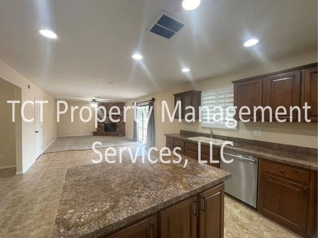 Spacious Open Concept 3 bedroom, 2 bath Home in Tempe AZ.