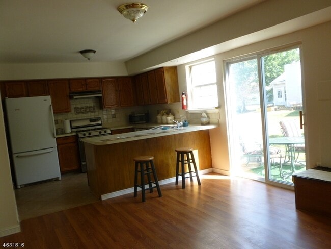 Photo - 408 Hawkshead Way