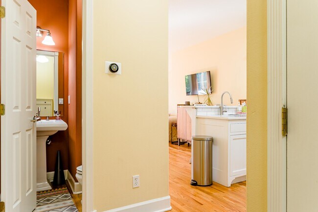 Photo - 2565 NW Thurman St Unit 2565