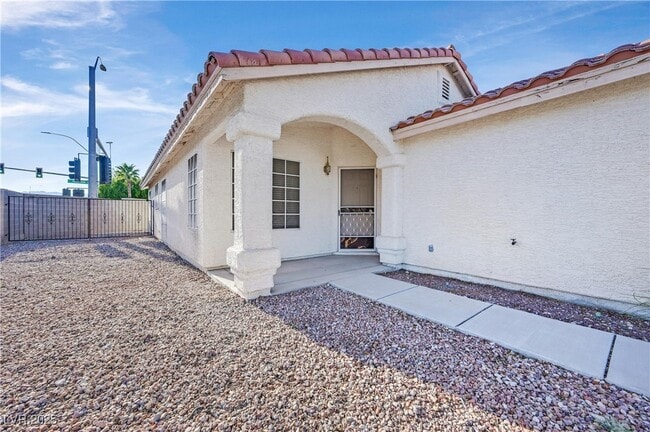 Building Photo - 449 Gallantry Rental