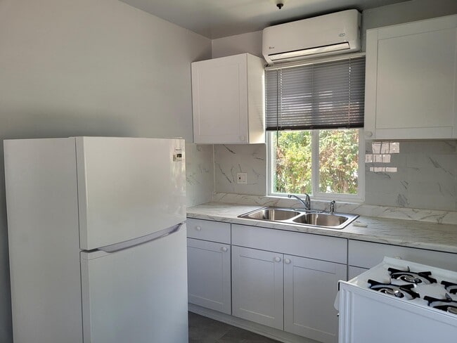 Photo - 900 Patterson Ave Unit A