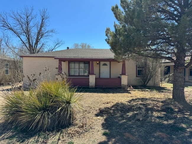 3 bed, 1 bath home - 3 bed, 1 bath home