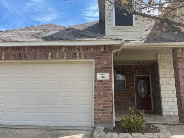 Building Photo - 850 Warbler Ln