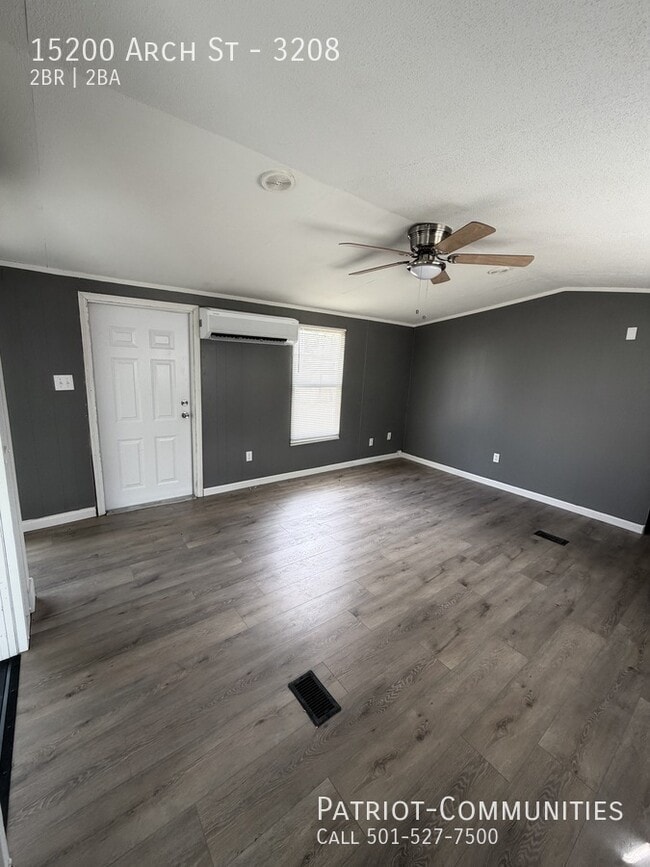 Photo - 15200 Arch St