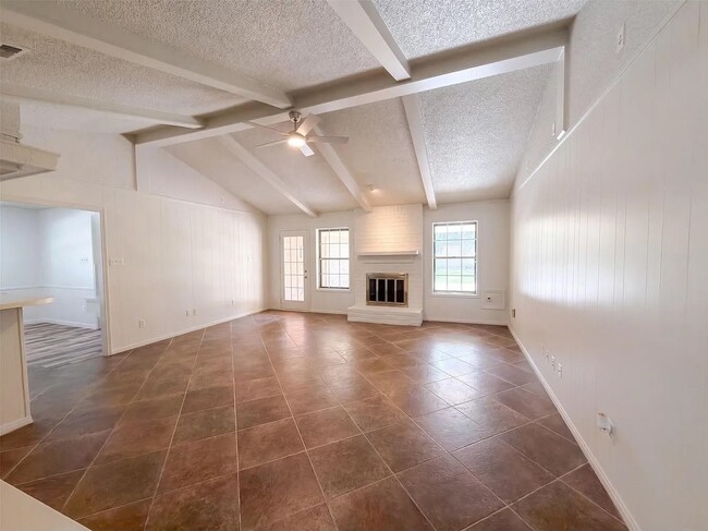 4042 Greenbriar Dr