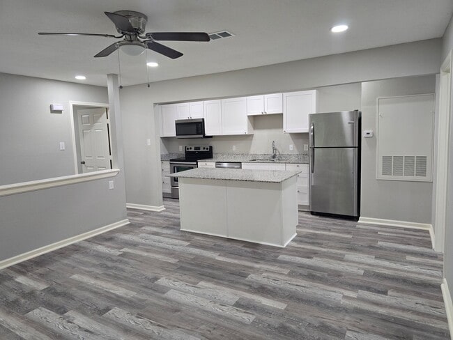 Building Photo - 205 Winter Park Unit 205 WP C