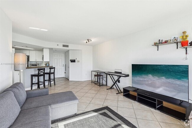 Building Photo - 2351 Douglas Rd Unit PH 1305 Rental