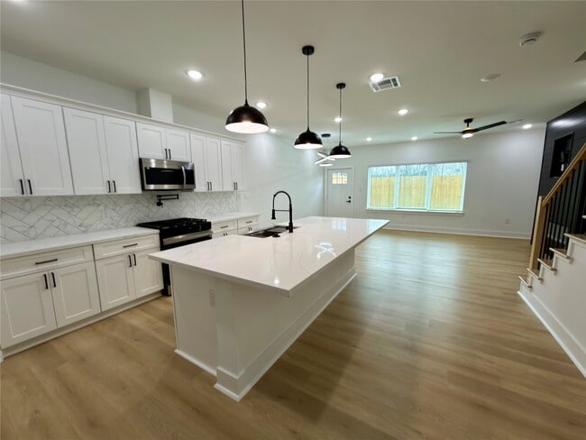 Photo - 1806 Benson St