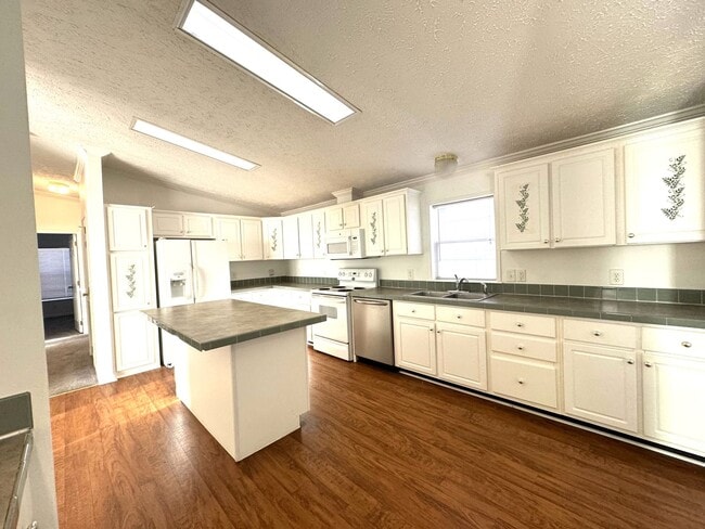 Photo - ~~ Home with 2 acres located in Mebane ~~