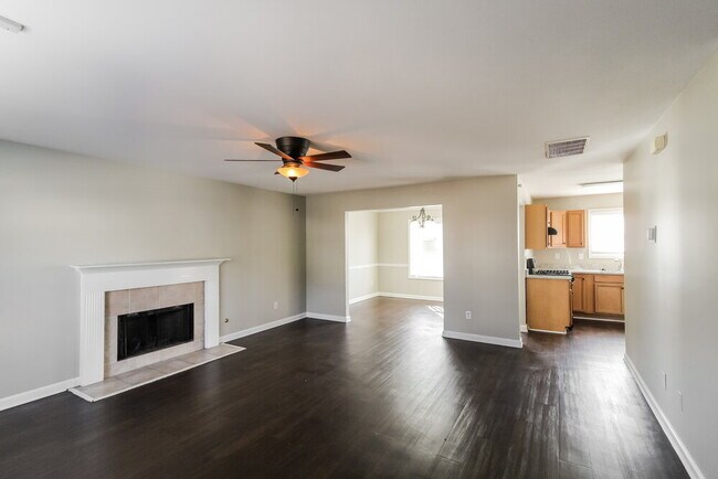 Photo - 854 Langley View Ct