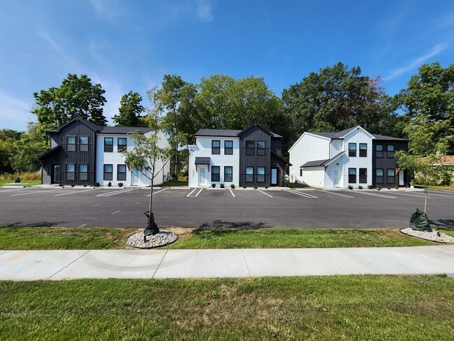 Photo - 8207 Secor Rd