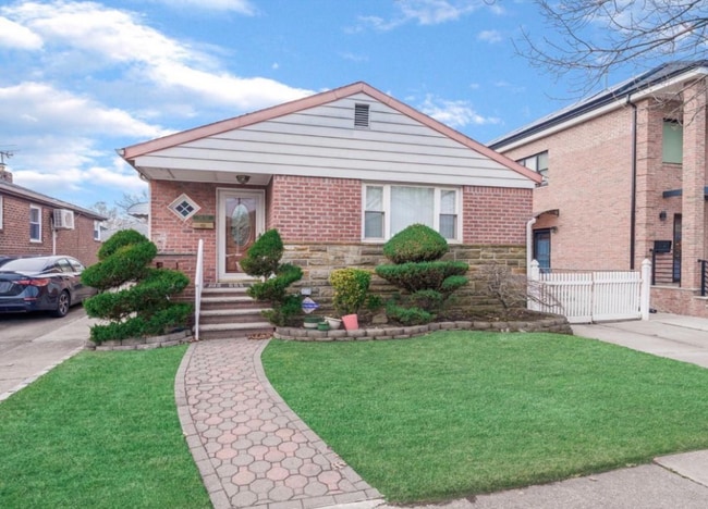 Building Photo - 58-52-5208 208th St