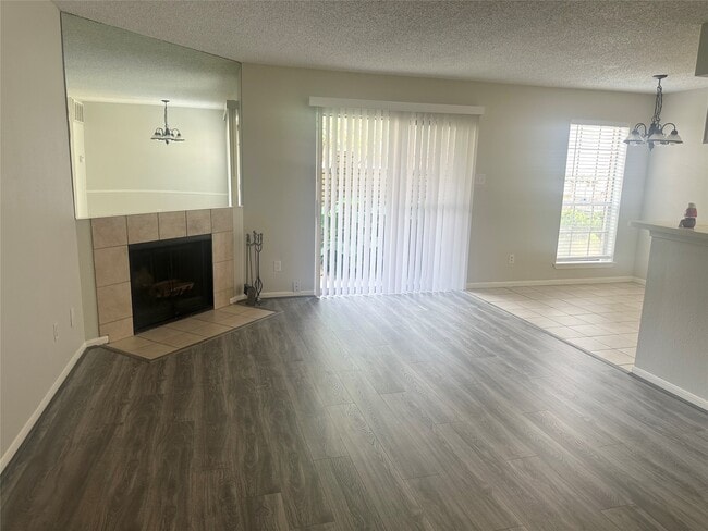 Building Photo - 2120 El Paseo St Unit 1301