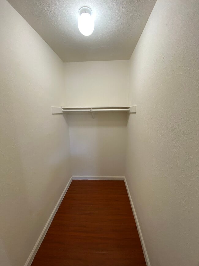 Photo - Los Robles Apartments