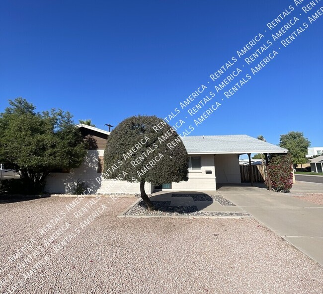 Building Photo - 6924 E Cheery Lynn Rd