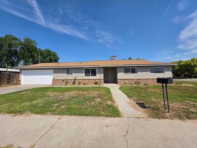 Photo - 1986 E Ash Ave