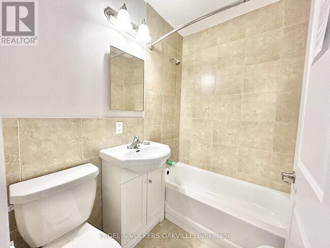 Photo - 11 Thirty Third St Unit 204